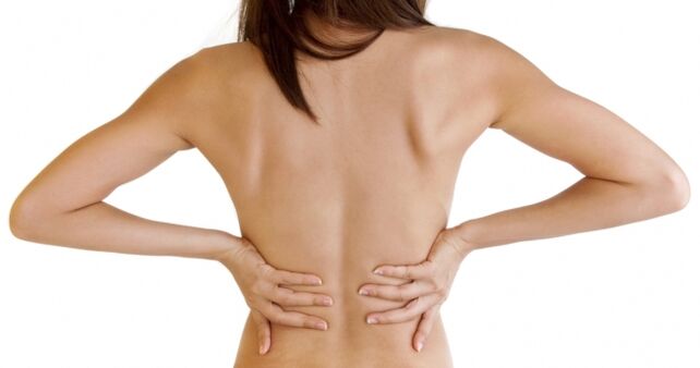 Charakteristickým príznakom hrudnej osteochondrózy je bolesť chrbta